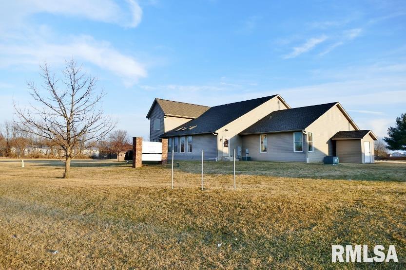 109 Elizabeth Pointe Dr, Germantown Hills, IL à vendre - Photo du bâtiment - Image 3 de 15