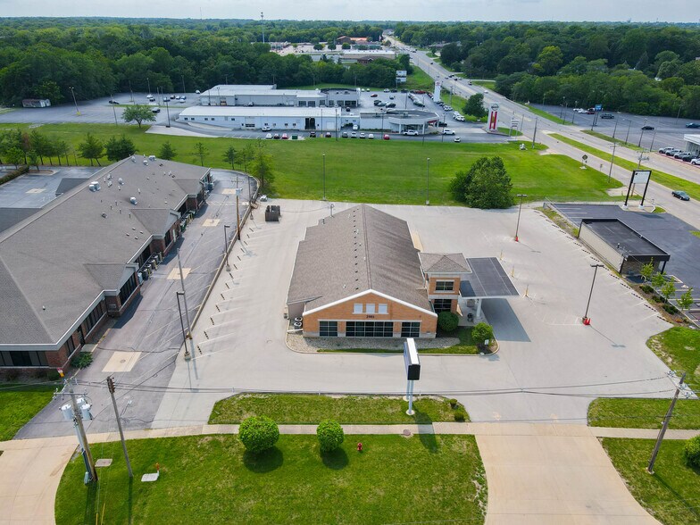 2981 N Main St, Decatur, IL à louer - Photo du bâtiment - Image 3 de 5