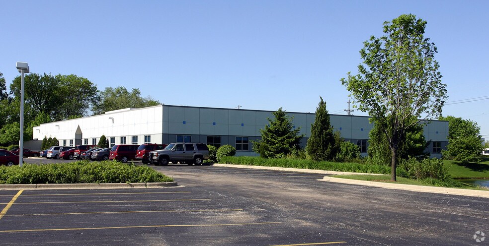 7055 High Grove Blvd, Burr Ridge, IL à louer - Photo du bâtiment - Image 3 de 23