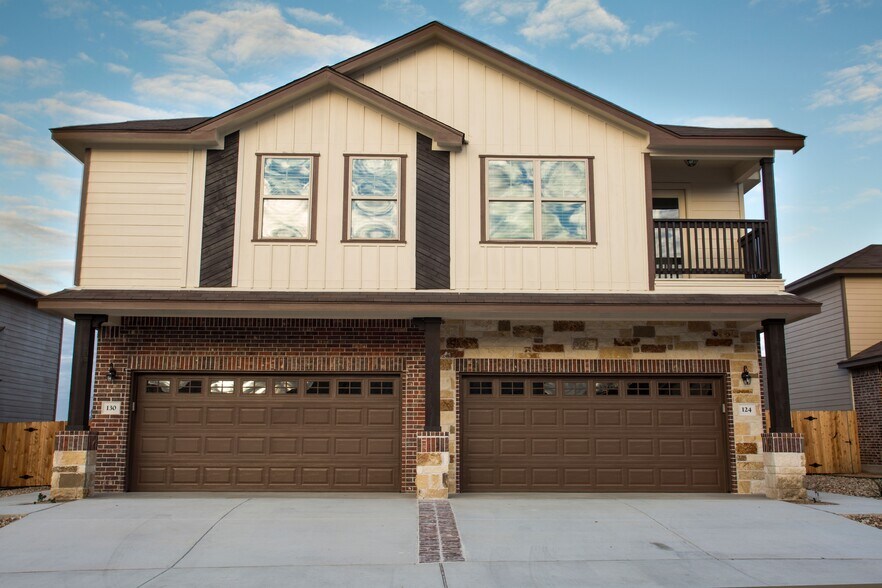 124 Lakeview Ct, Kyle, TX à vendre - Photo principale - Image 1 de 17