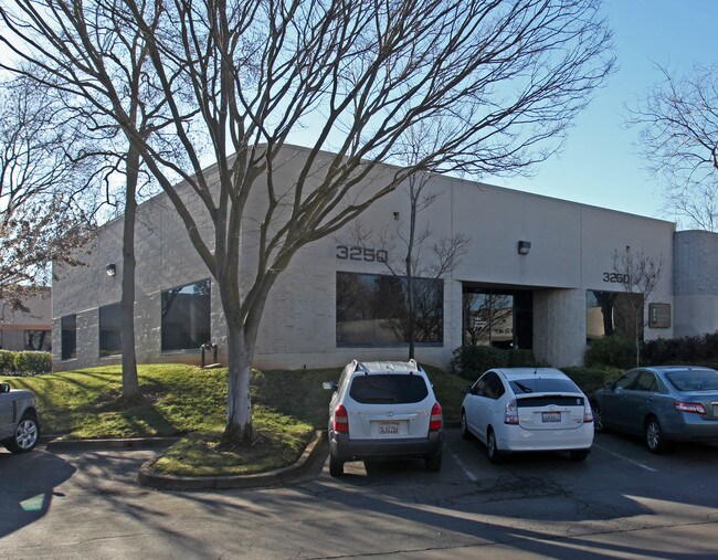 Plus de détails pour 3250 Ramos Cir, Sacramento, CA - Flex à vendre