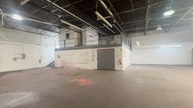 10-12 Niagara Ave, Freeport, NY for lease - Commercial Listing Video