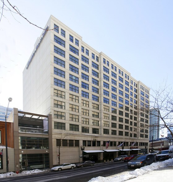 27-33 W Illinois St, Chicago, IL à louer - Photo du bâtiment - Image 3 de 5