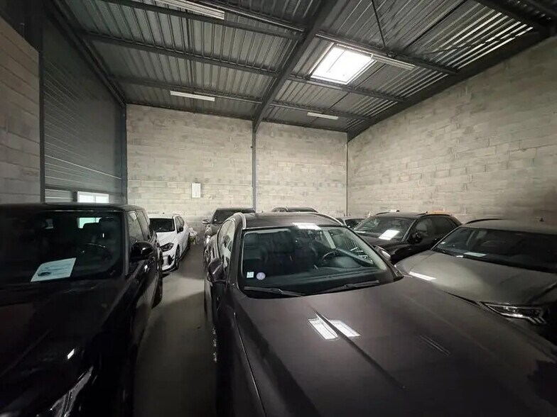 Bureau dans Chassieu à louer - Photo du bâtiment - Image 3 de 5