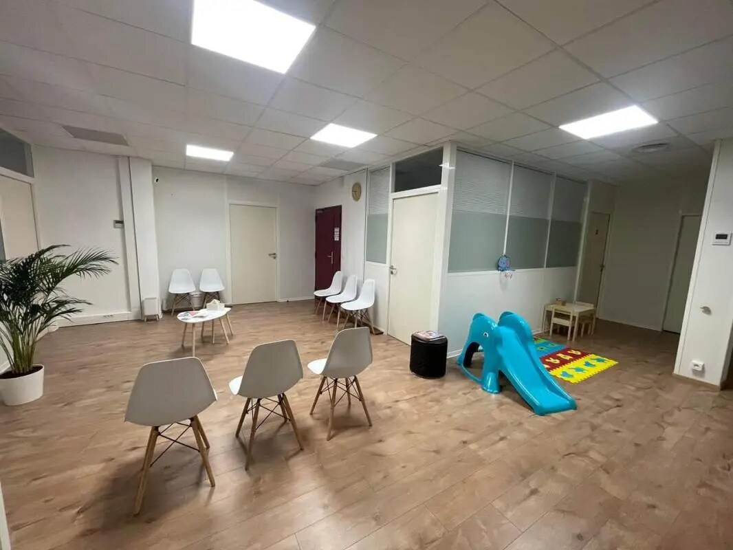 Office in Aix-en-Provence for lease Building Photo- Image 1 of 7