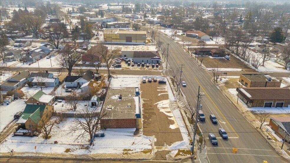 4277-4281 S Saginaw St, Burton, MI for lease - Building Photo - Image 2 of 26