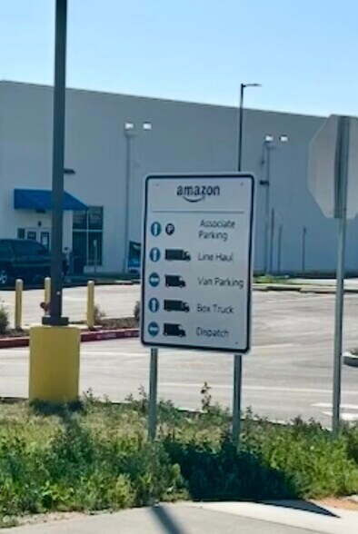 Patton Blvd NE, Moses Lake, WA à louer - Photo du bâtiment - Image 2 de 4