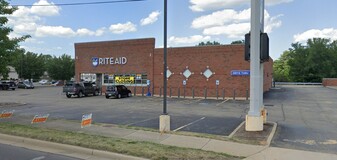 Former Rite-Aid For Sale or Lease - Restaurant avec service au volant