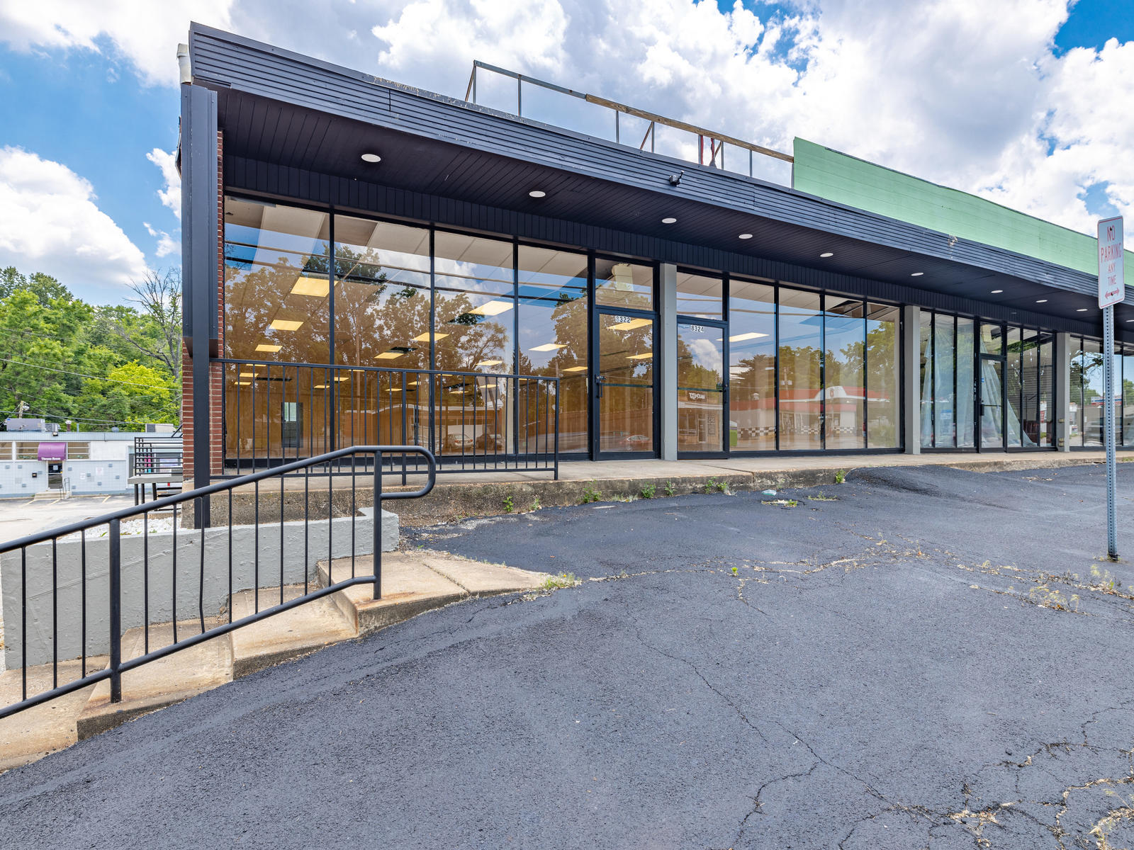 8322-8330 Olive Blvd, Saint Louis, MO for lease Primary Photo- Image 1 of 18