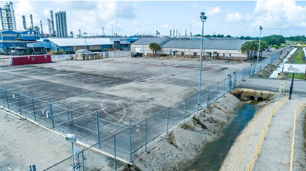 11455 I-10 Fwy, Beaumont, TX à vendre - Photo du bâtiment - Image 3 de 3