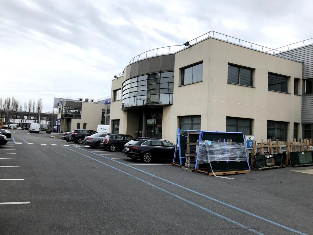 Industrial in Gennevilliers for lease Building Photo- Image 1 of 24