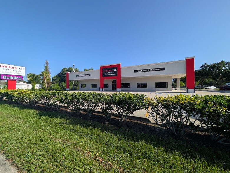 3800 W New Haven Ave, Melbourne, FL à louer - Photo du bâtiment - Image 3 de 37