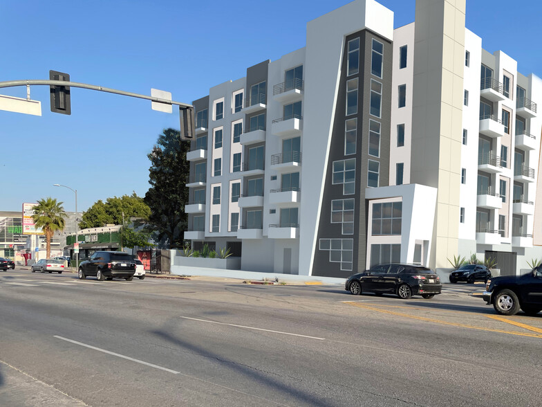 7318 W Sunset Blvd, Los Angeles, CA for sale - Building Photo - Image 1 of 1