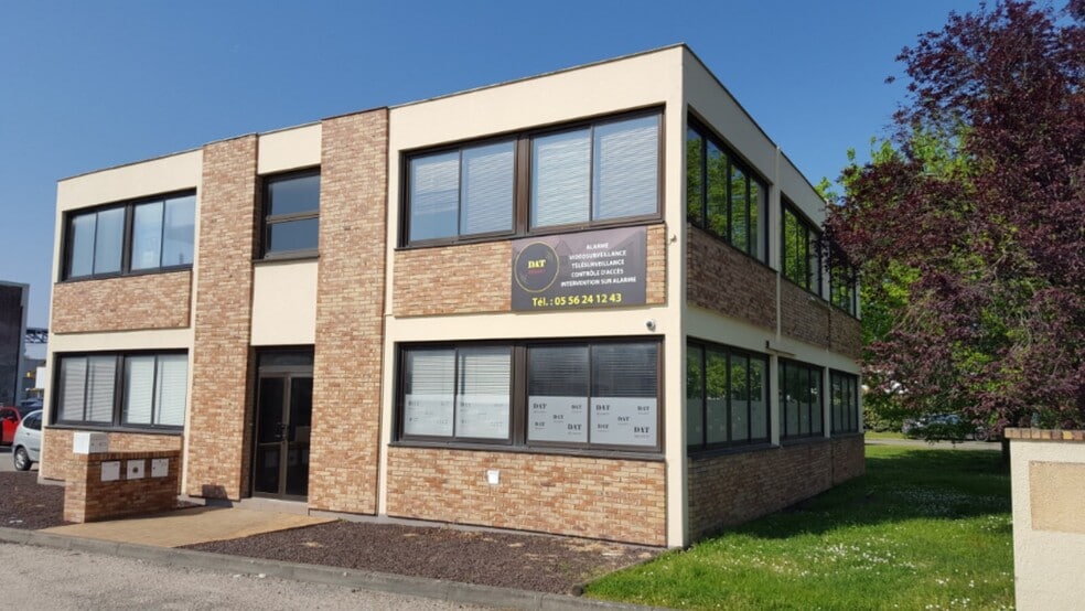 Office in Mérignac for lease - Building Photo - Image 1 of 11