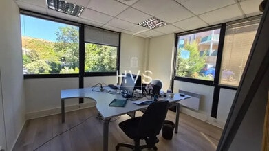 Office in Vitrolles for lease Interior Photo- Image 2 of 10