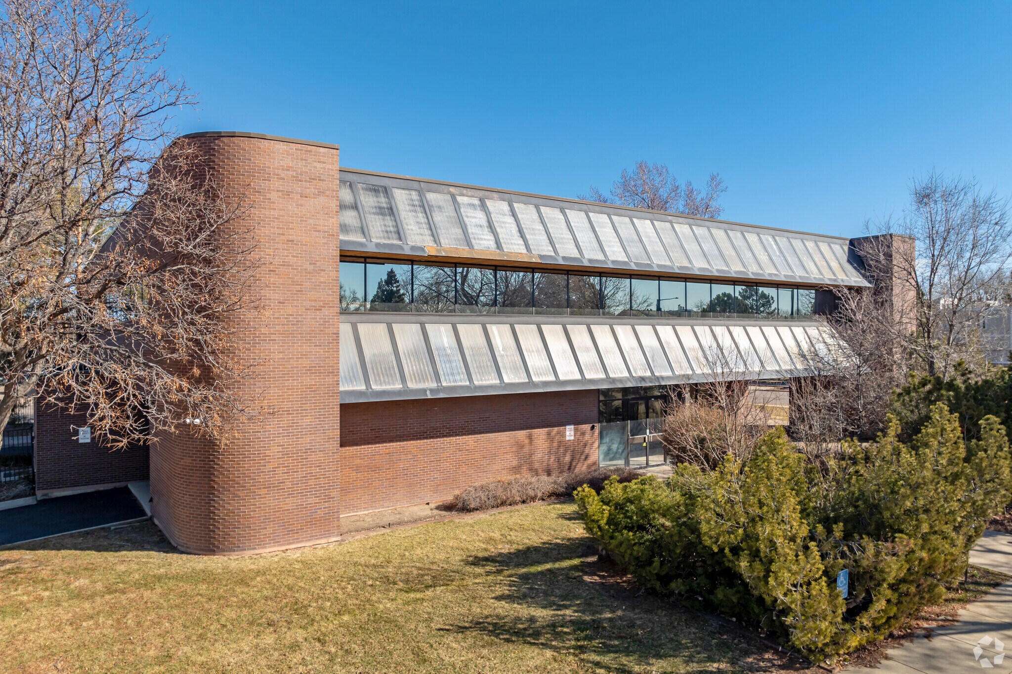 1095 S Monaco Pky, Denver, CO for lease Building Photo- Image 1 of 16