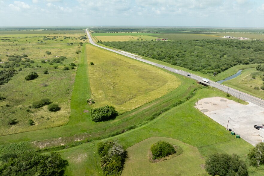 Highway 35, Tivoli, TX à vendre - Photo du bâtiment - Image 3 de 5