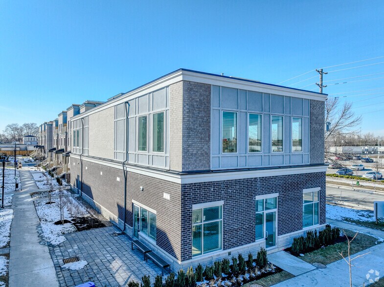 217 Birmingham St, Toronto, ON à louer - Photo du bâtiment - Image 2 de 4