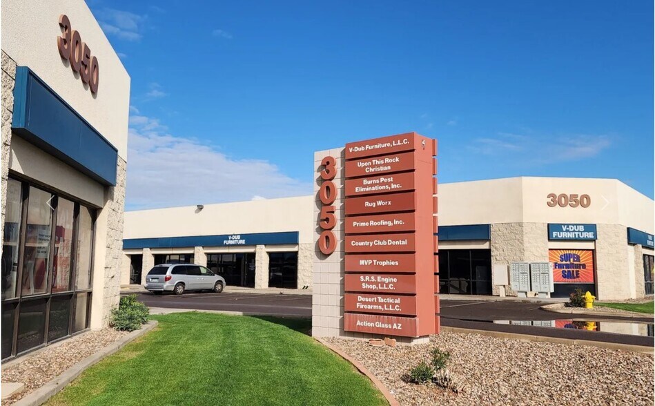 3050 S Country Club Dr, Mesa, AZ à louer - Photo du bâtiment - Image 2 de 10