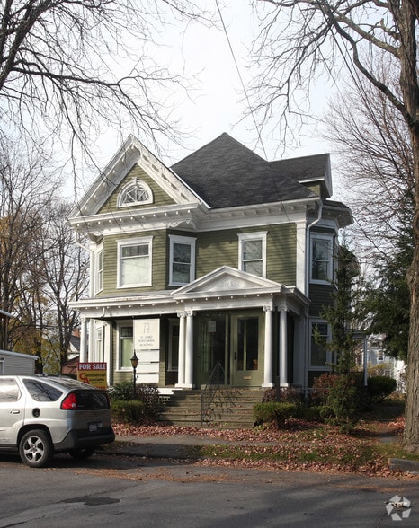 79 St James St, Kingston, NY à louer - Photo principale - Image 1 de 2