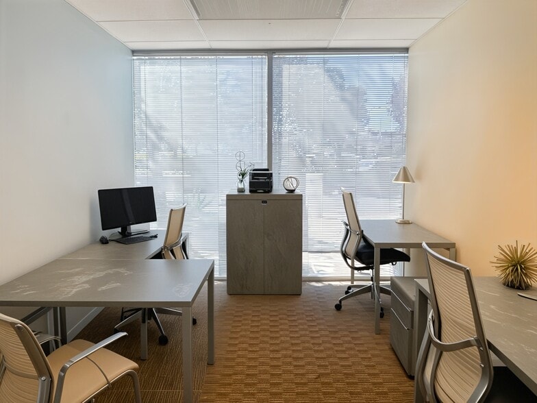 900 E Hamilton Ave, Campbell, CA for lease - Interior Photo - Image 2 of 17