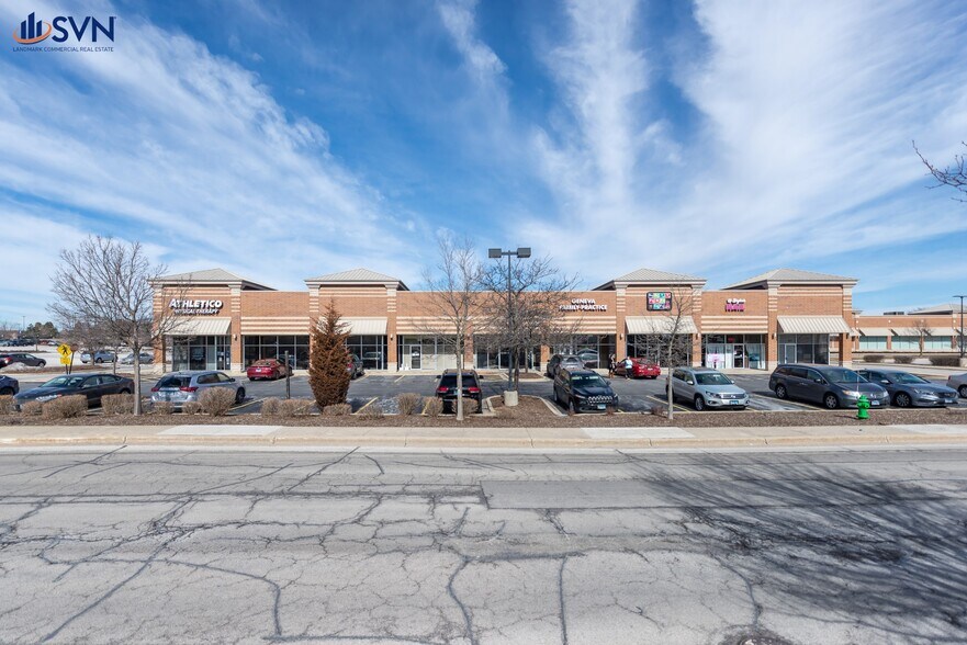 805-821 N Randall Rd, Batavia, IL à louer - Photo du bâtiment - Image 3 de 14