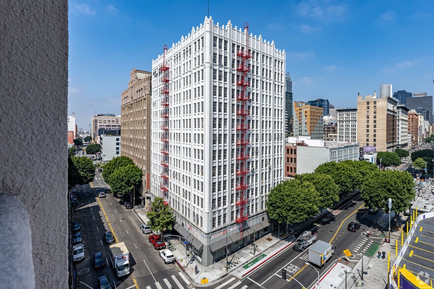 122 E 7th St, Los Angeles, CA for lease - Primary Photo - Image 1 of 22