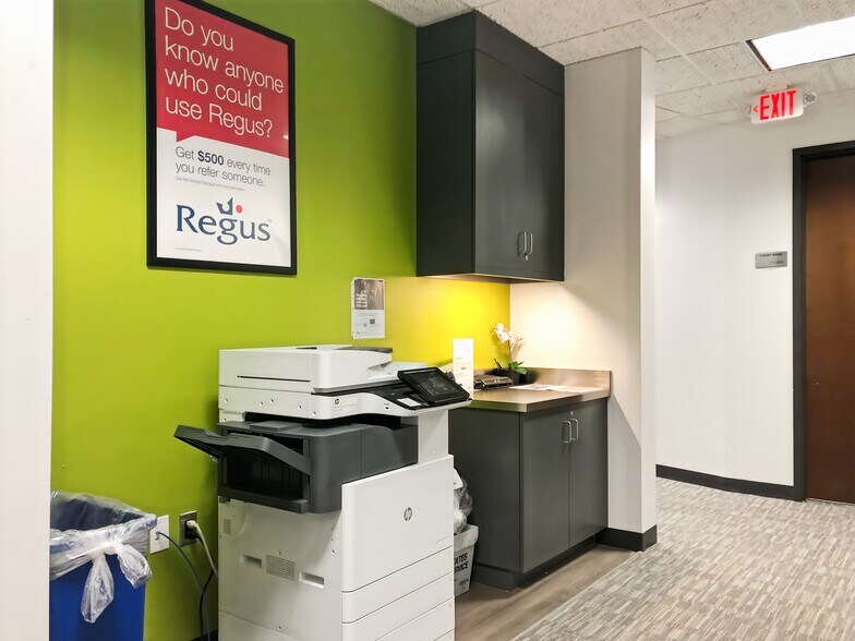 125 Half Mile Rd, Red Bank, NJ à louer - Photo intérieure - Image 3 de 12