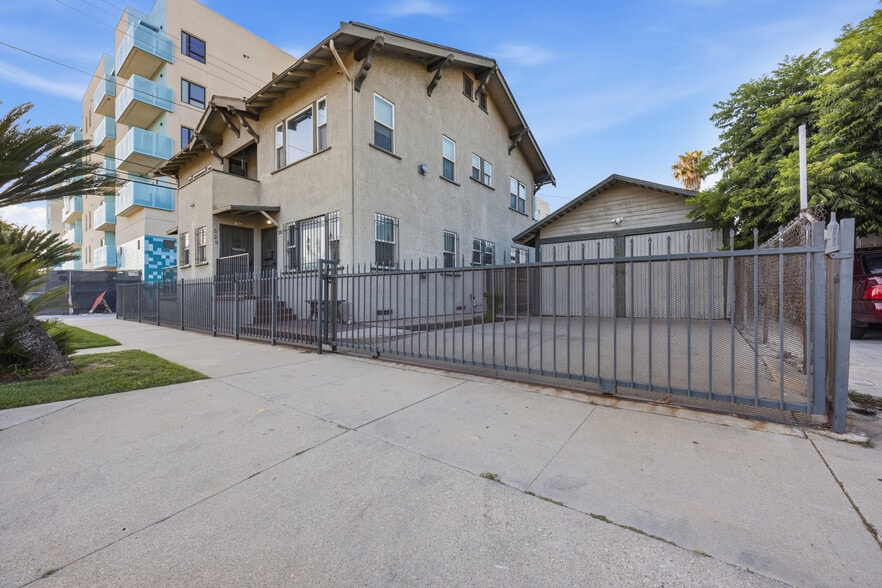 325 E 14th St, Long Beach, CA for sale - Building Photo - Image 3 of 21