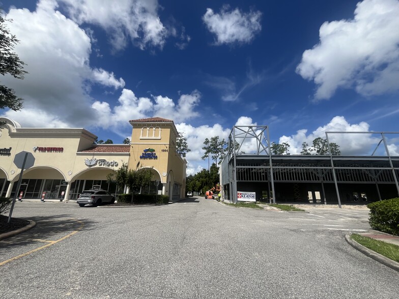 1976 Alafaya Trl, Oviedo, FL for lease - Building Photo - Image 1 of 5