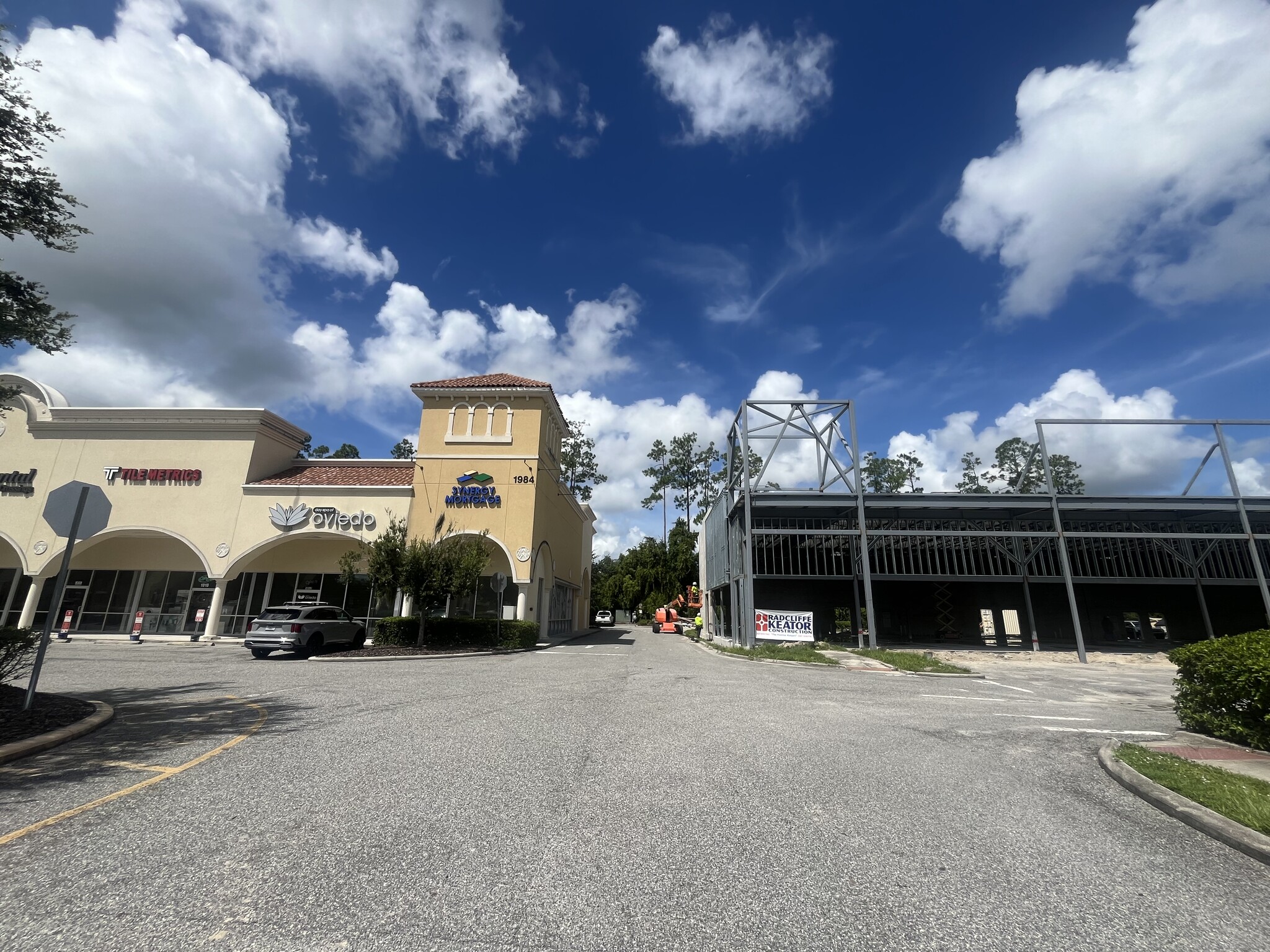 1976 Alafaya Trl, Oviedo, FL for lease Building Photo- Image 1 of 6