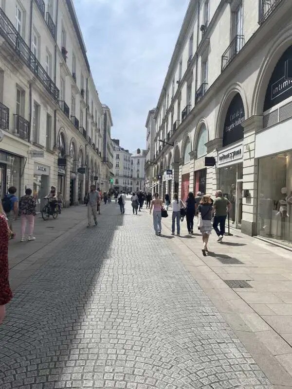 Commerce de détail dans Nantes à louer Photo du bâtiment- Image 1 de 2