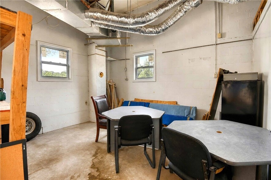 879 By Pass 123 Hwy, Seneca, SC for lease - Interior Photo - Image 3 of 11