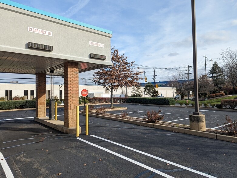 136 Talmadge Rd, Edison, NJ for lease - Building Photo - Image 3 of 12