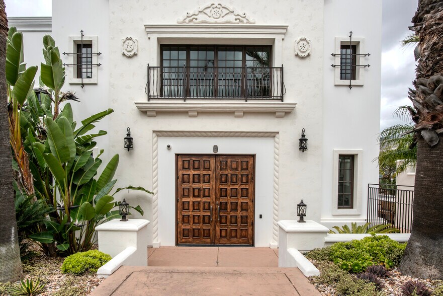 4650 Overland Ave, San Diego, CA à louer - Photo du bâtiment - Image 2 de 12