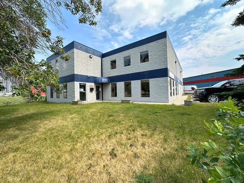 9504 Horton Rd SW, Calgary, AB for sale - Building Photo - Image 1 of 14