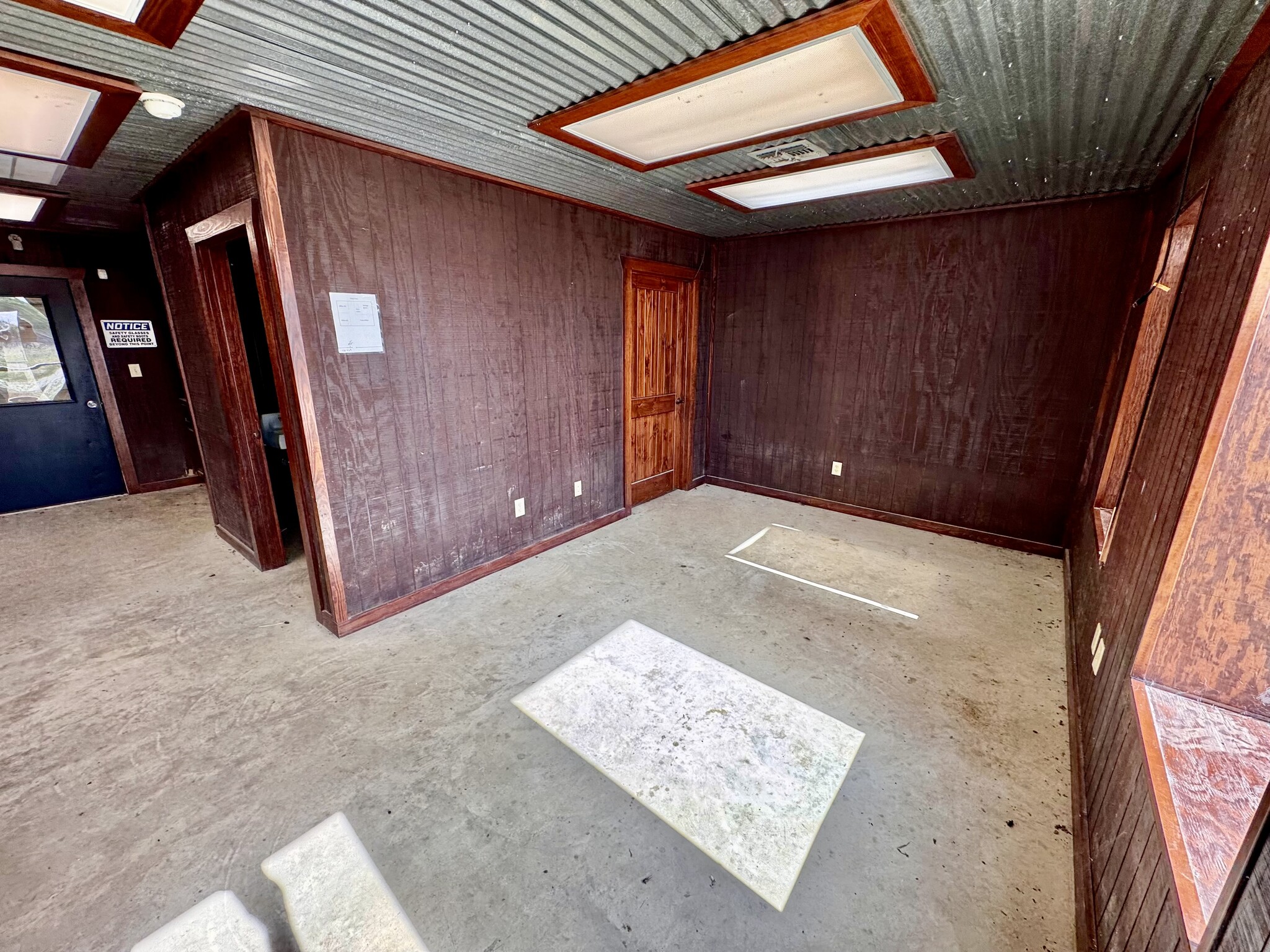 1273 County Road 429, Pleasanton, TX for lease Building Photo- Image 1 of 17