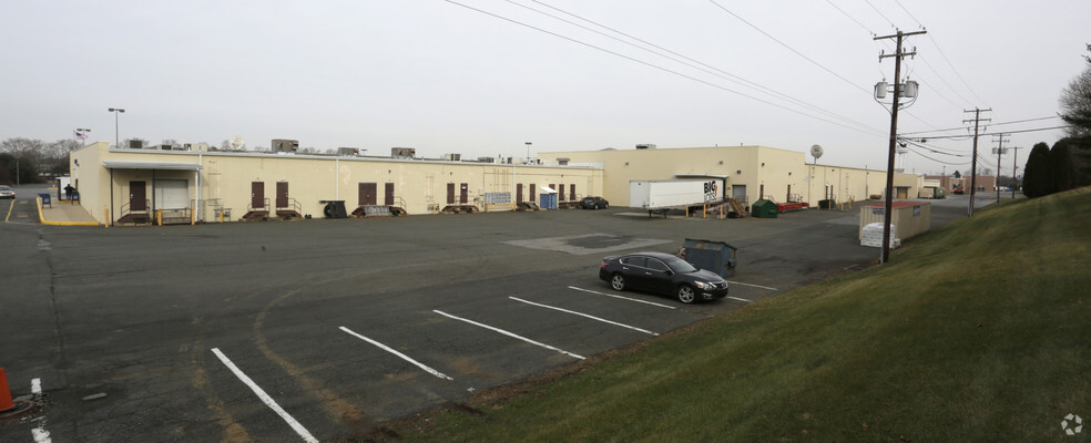 7150 Hamilton Blvd, Trexlertown, PA for lease - Building Photo - Image 3 of 3