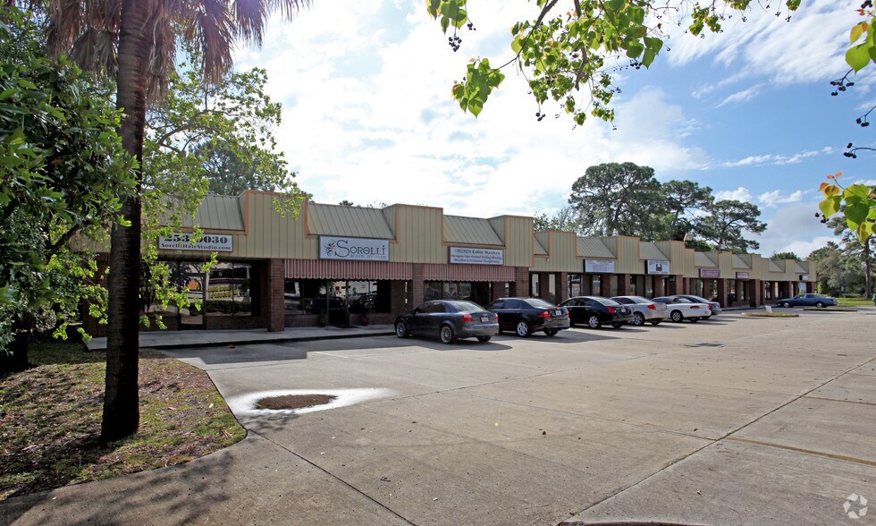 2715 N Harbor City Blvd, Melbourne, FL à louer - Photo du bâtiment - Image 2 de 3