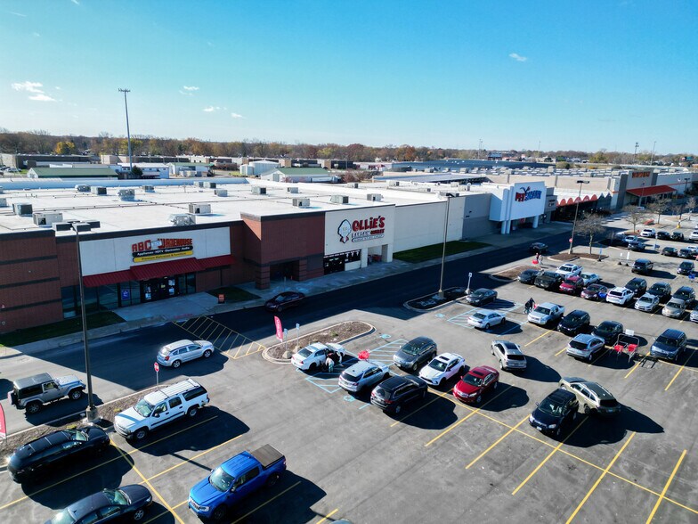 20500-20660 E 13 Mile Rd, Roseville, MI à louer - Photo du bâtiment - Image 2 de 9