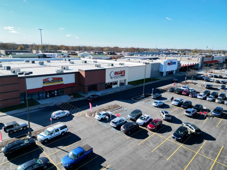 20500-20660 E 13 Mile Rd, Roseville, MI à louer - Photo du bâtiment - Image 2 de 9