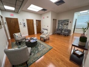 2111 W Swann Ave, Tampa, FL for lease Interior Photo- Image 1 of 10