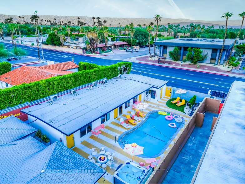 1339 N Indian Canyon Dr, Palm Springs, CA à vendre - Photo du bâtiment - Image 3 de 76