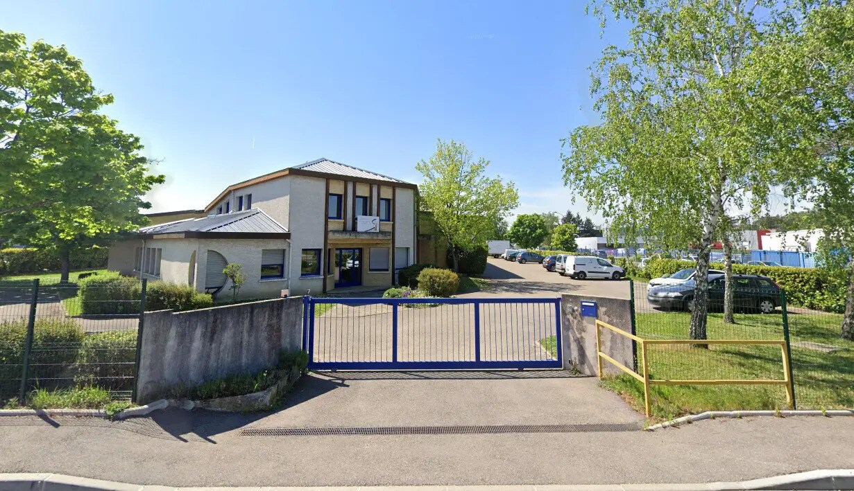 Flex dans Lentilly à louer Photo du bâtiment- Image 1 de 8