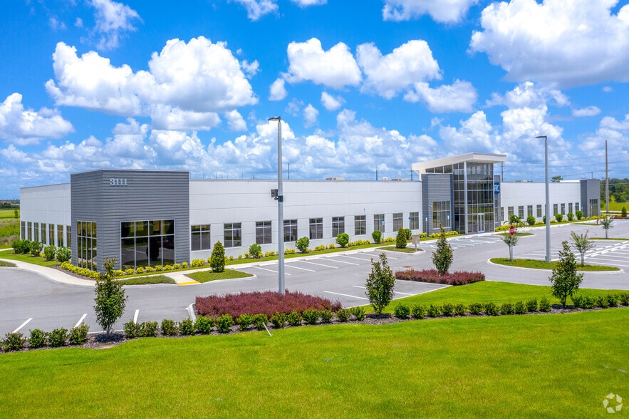 3111 W Pipkin Rd, Lakeland, FL for lease - Building Photo - Image 1 of 8