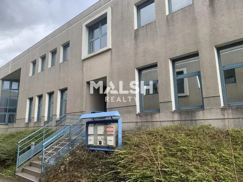 Bureau dans Saint-Quentin-Fallavier à louer - Photo du bâtiment - Image 1 de 14