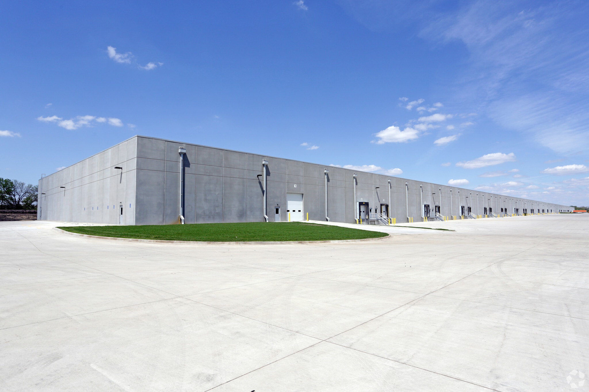 4950 NE 29th St, Des Moines, IA for lease Primary Photo- Image 1 of 14