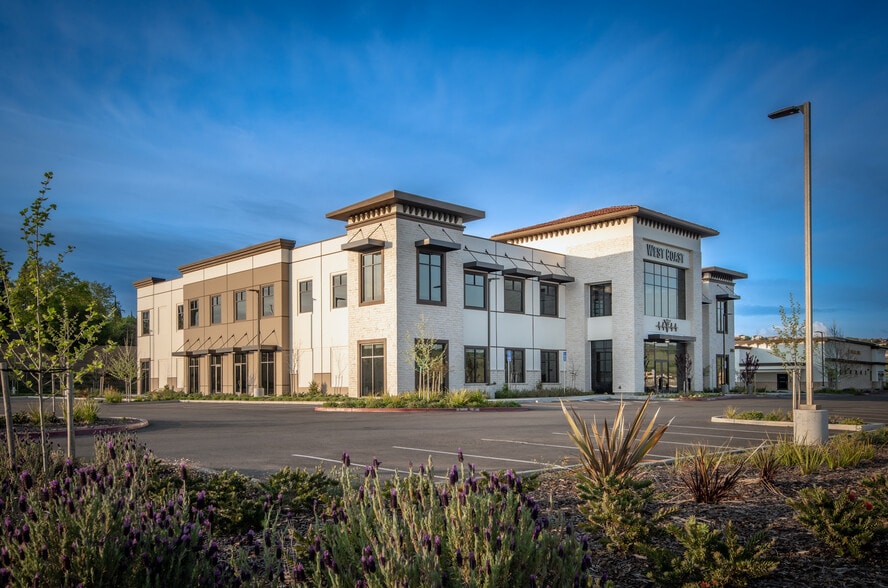 8105 Saratoga Way, El Dorado Hills, CA for lease - Building Photo - Image 2 of 18