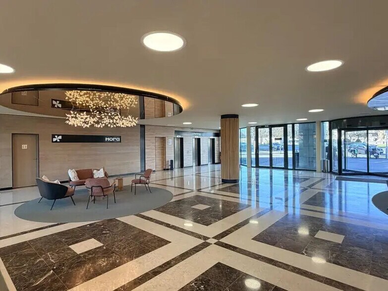 2-6 Place Du General De Gaulle, Antony à louer - Photo du bâtiment - Image 2 de 15