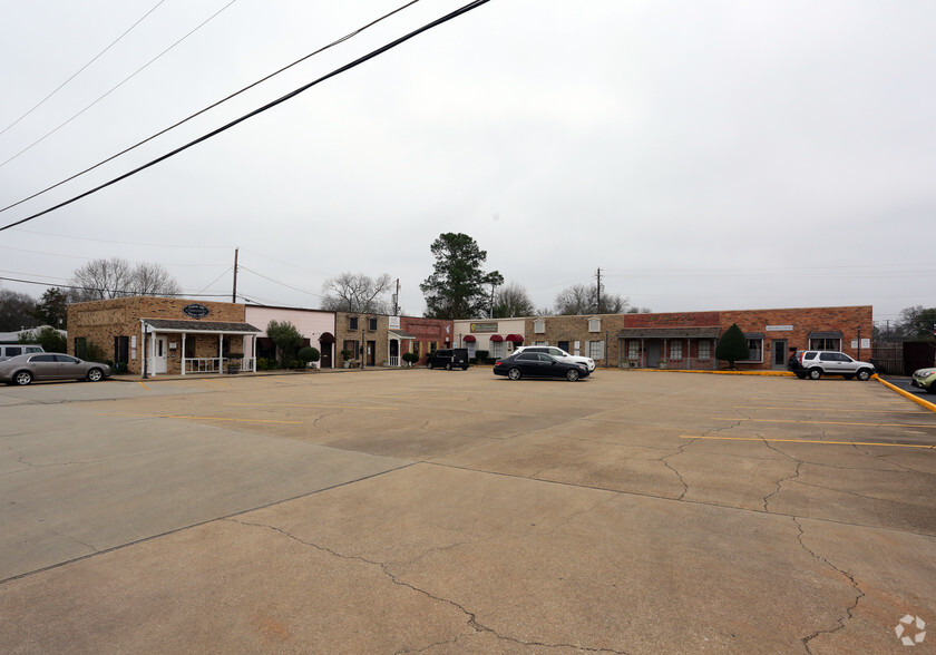 102 Commander Dr, Longview, TX à vendre - Photo principale - Image 1 de 1